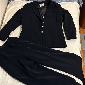 Le Suit Classic Black Women's Pantsuit